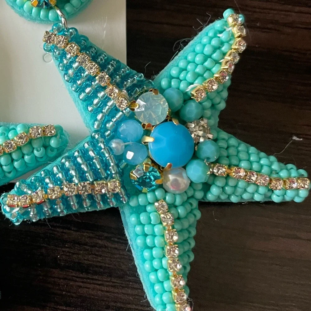 **NEW** Hand Beaded Starfish Earrings 🌊